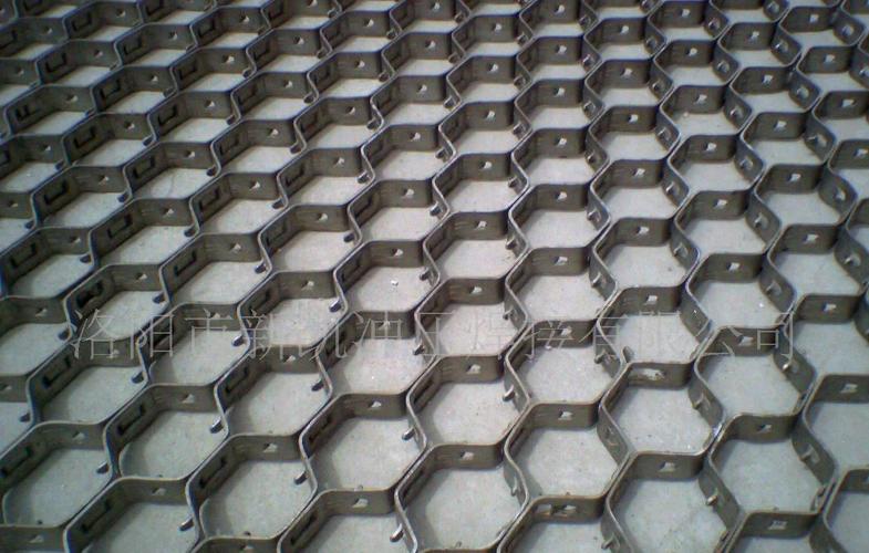 安徽浙江石油專(zhuān)項(xiàng)使用龜甲網(wǎng)無(wú)錫不銹鋼金屬板網(wǎng)濾片的應(yīng)用與優(yōu)勢(shì)